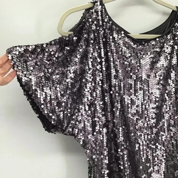 Aidan Maddox Woman’s Cold Shoulder Sequined Shift Dress Gunmetal Size 4 - Picture 6 of 10